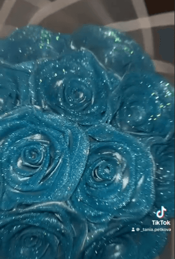 Букет в бяло и синьо